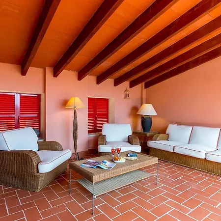 Townhouse With Pool And Mountain Views, Just 5 Min *