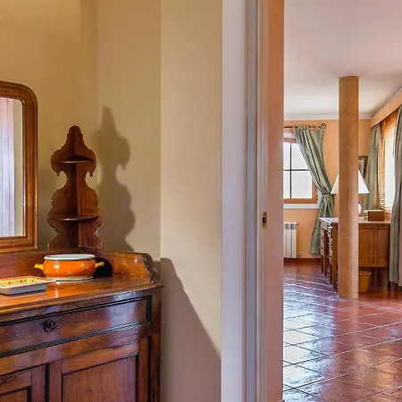 Ferienhaus Townhouse With Pool And Mountain Views, Just 5 Min Pollença