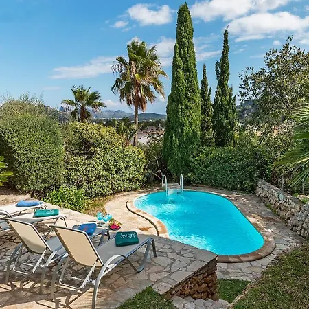 Townhouse With Pool And Mountain Views, Just 5 Min Ferienhaus *