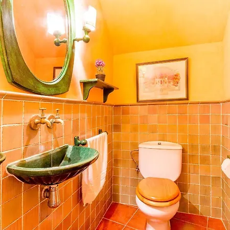Townhouse With Pool And Mountain Views, Just 5 Min Ferienhaus