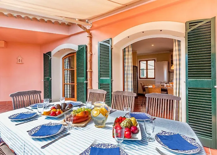 Townhouse With Pool And Mountain Views, Just 5 Min Feriehus