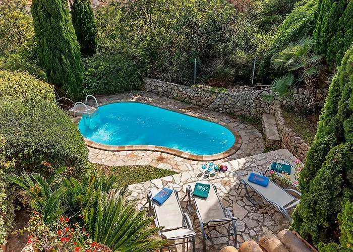 Townhouse With Pool And Mountain Views, Just 5 Min *