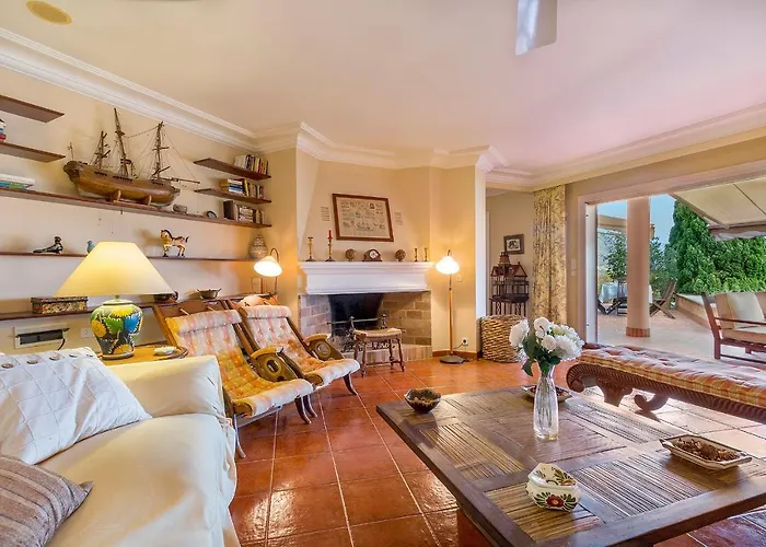 Townhouse With Pool And Mountain Views, Just 5 Min Pollença