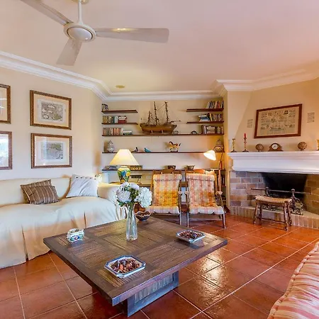 Townhouse With Pool And Mountain Views, Just 5 Min בית נופש *