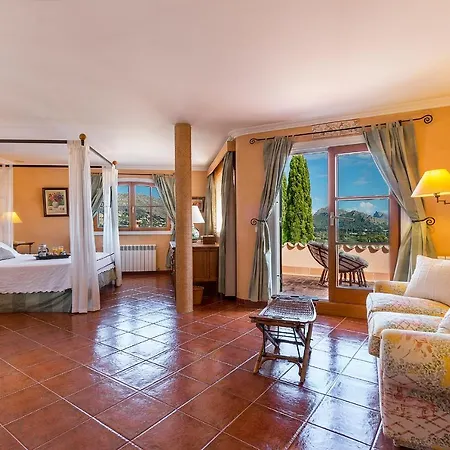 Townhouse With Pool And Mountain Views, Just 5 Min