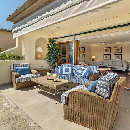 Holiday home Townhouse With Pool And Mountain Views, Just 5 Min