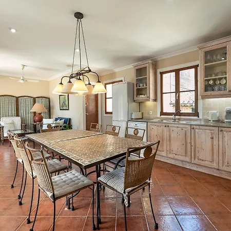 Townhouse With Pool And Mountain Views, Just 5 Min Holiday home Pollenca