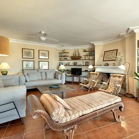 Townhouse With Pool And Mountain Views, Just 5 Min *