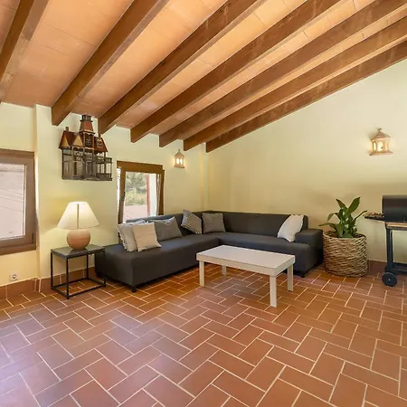 Townhouse With Pool And Mountain Views, Just 5 Min Holiday home