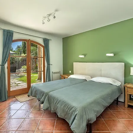 Townhouse With Pool And Mountain Views, Just 5 Min Pollenca