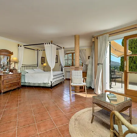 Townhouse With Pool And Mountain Views, Just 5 Min * Pollenca
