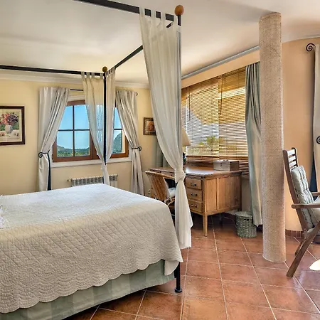 Townhouse With Pool And Mountain Views, Just 5 Min Holiday home Pollenca