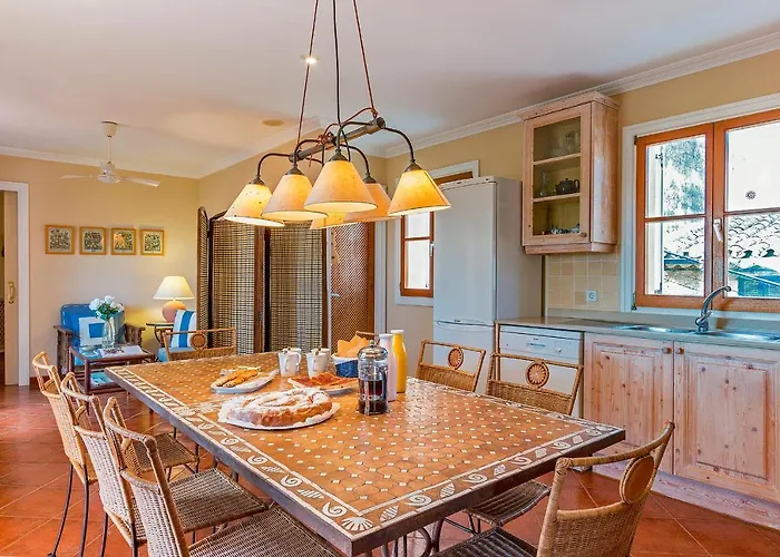 Townhouse With Pool And Mountain Views, Just 5 Min *