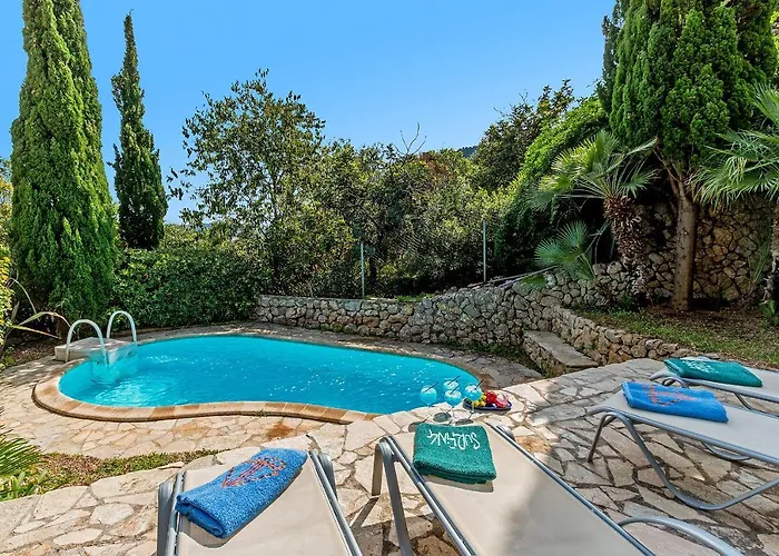 Townhouse With Pool And Mountain Views, Just 5 Min Pollença