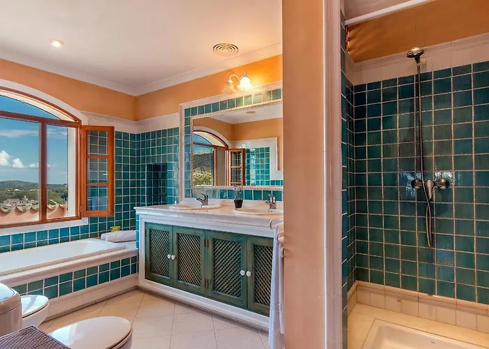 Semesterbostad Townhouse With Pool And Mountain Views, Just 5 Min *