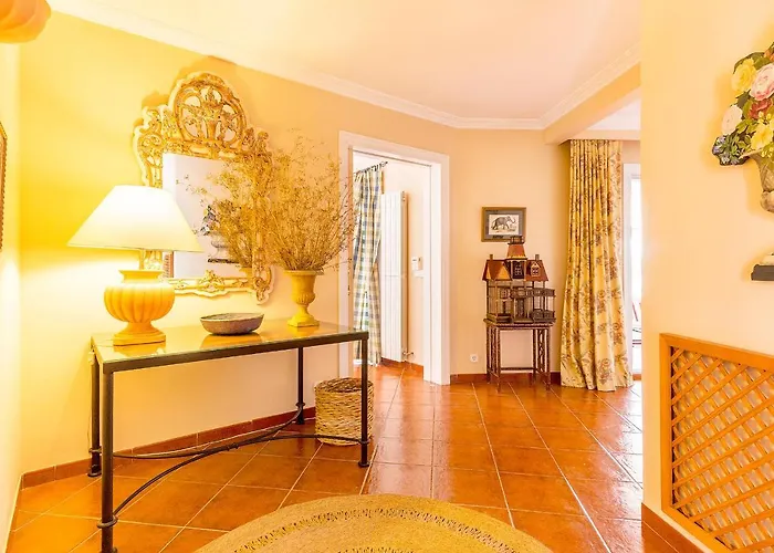 Semesterbostad Townhouse With Pool And Mountain Views, Just 5 Min *