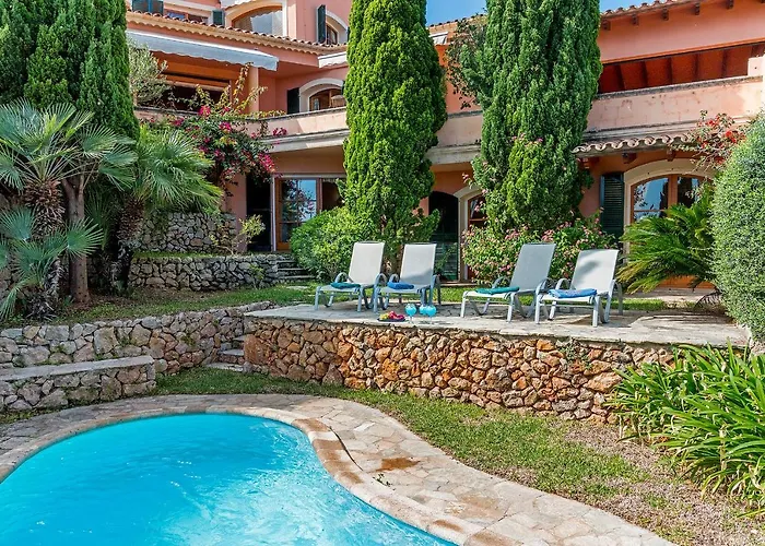 Townhouse With Pool And Mountain Views, Just 5 Min Semesterbostad